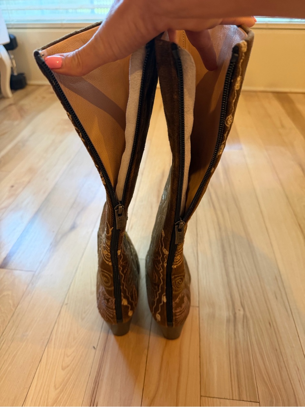 Rockwell Tharp Urban Safari Knee
High - size 38! EUC. - Picture 4 of 8